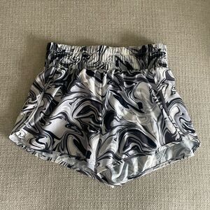 NWT SO Size Medium Shortie High Rise The Sporty Short Swirl of grays and white